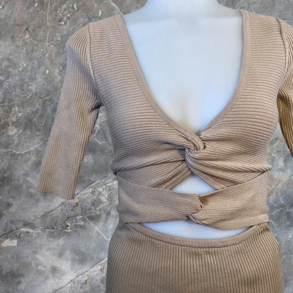 Galilea Mini Dress in Tan
Lovers and Friends - Picture 5 of 8